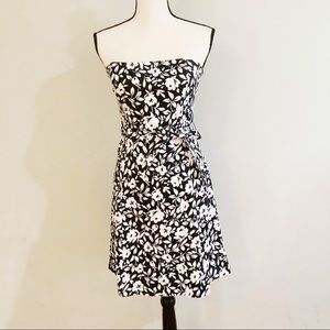 White House Black Market | WHBM Strapless Dress | Size 4